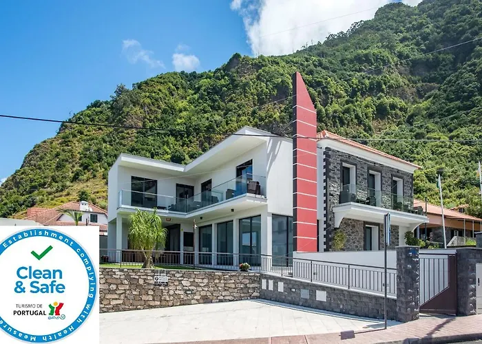 Enxurros House